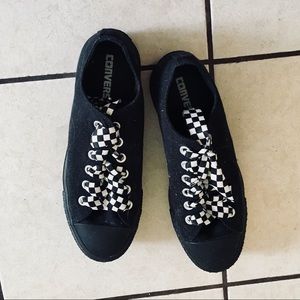 Platform low-rise black converse sneakers